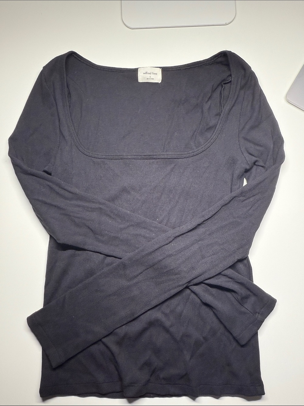 ARITZIA Wilfred Free Long Sleeve Scoop Neck Top - Black